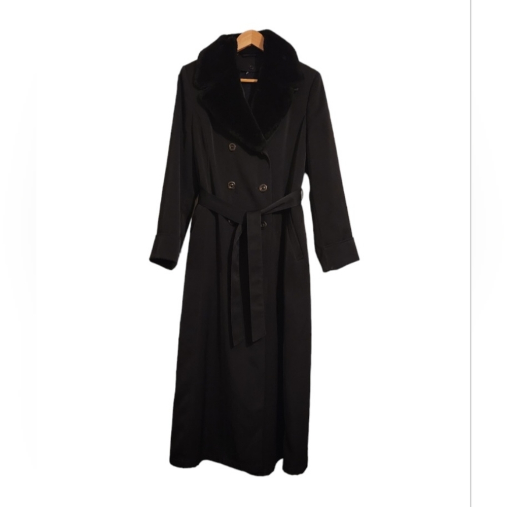 Beautiful Long Black Coat with Removable Lining and Removable Fur Collar